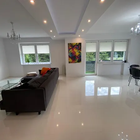 White House Izabelin Family House Near Warsaw *